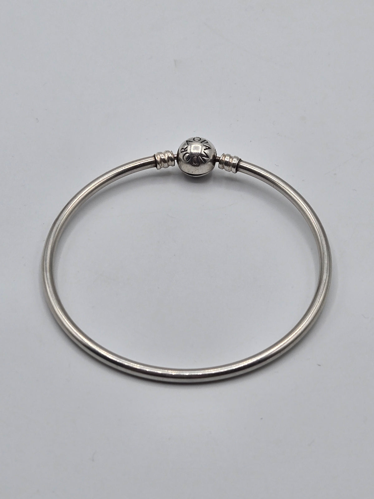 Pandora Moments Silver Bangle (59mm)