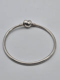 Pandora Moments Heart Clasp Bangle (59mm)