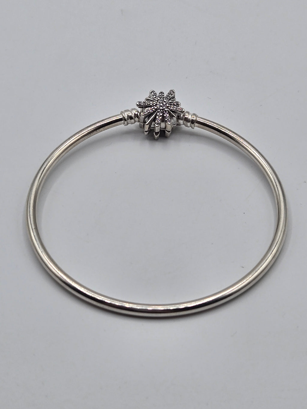 Preloved Pandora Moments Sparkling Star Clasp Bangle 57mm, S925 ALE sterling silver