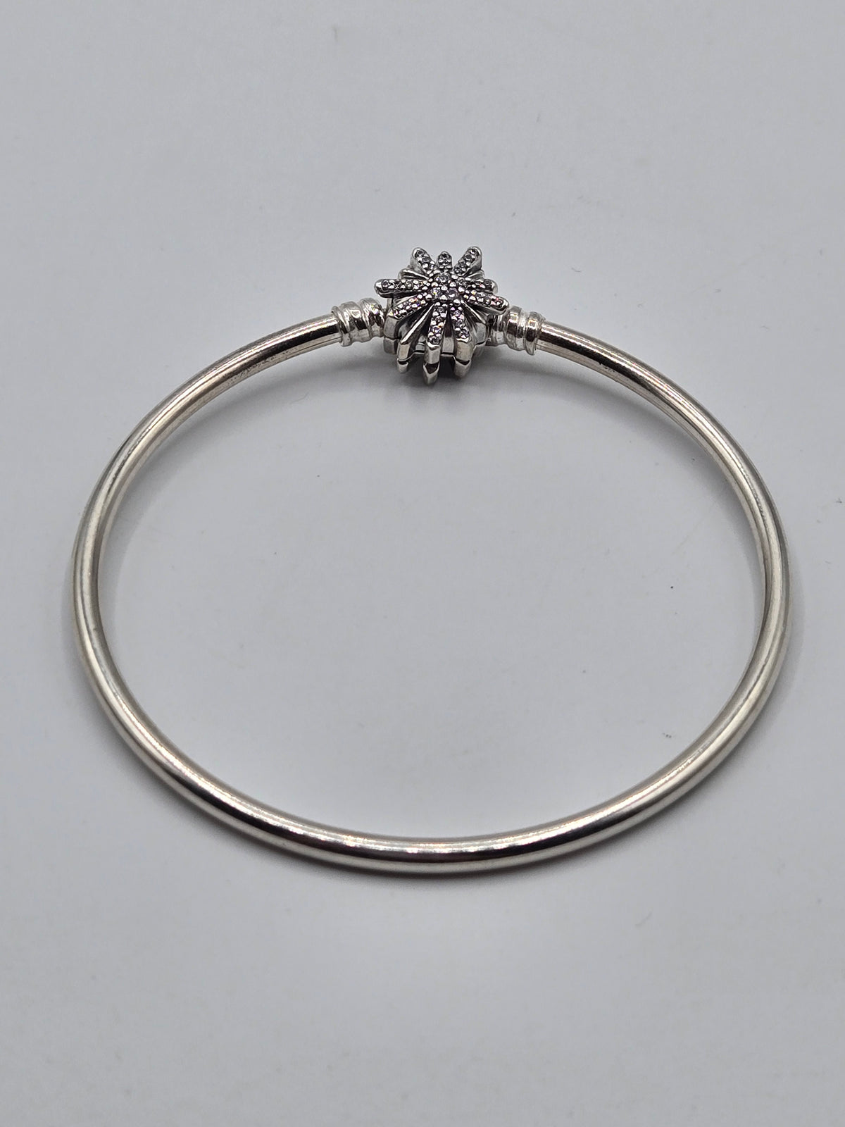 Pandora Moments Sparkling Star Clasp Bangle (57mm)