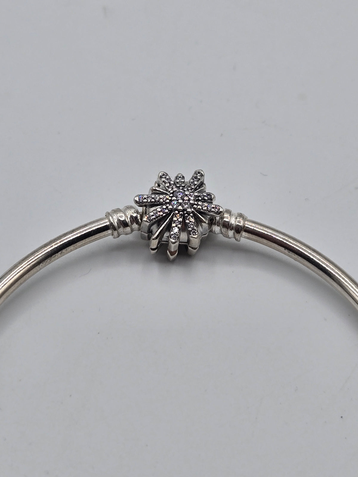 Pandora Moments Sparkling Star Clasp Bangle (57mm)